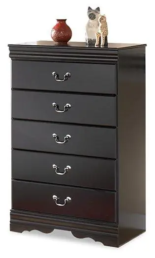 Huey Vineyard Chest of Drawers - Ashley Furniture