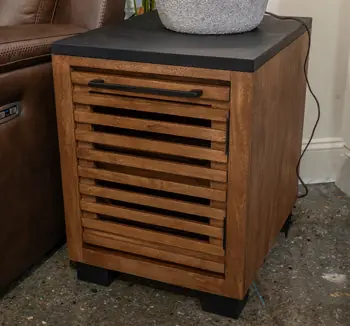 Kallari Chairside End Table - Ashley Furniture