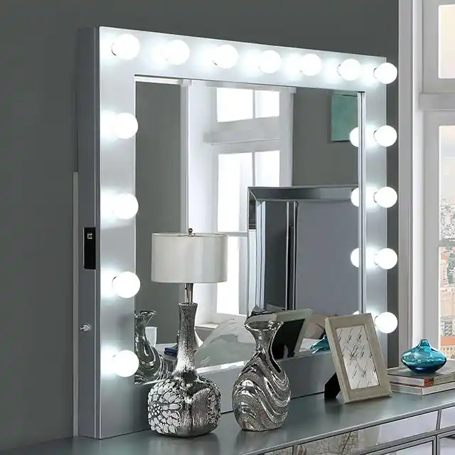 BELLADONNA Mirror w/ USB, Power, Light, Silver - FOA East