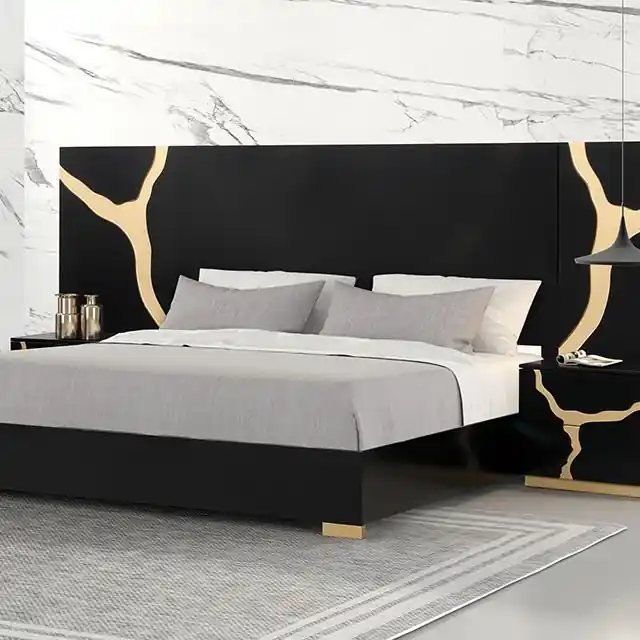 Goldsberg E.King Bed w/ Wall Panels - FOA East