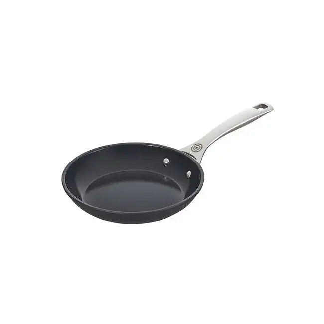 Essential Nonstick Ceramic Fry Pan - Le Creuset