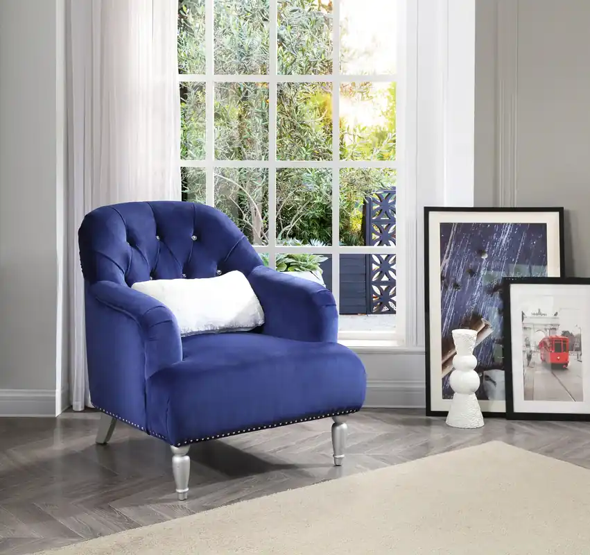 Elegant Traditional Armchair - Glory Furniture