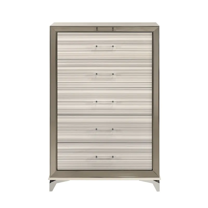 Star - Chest - White