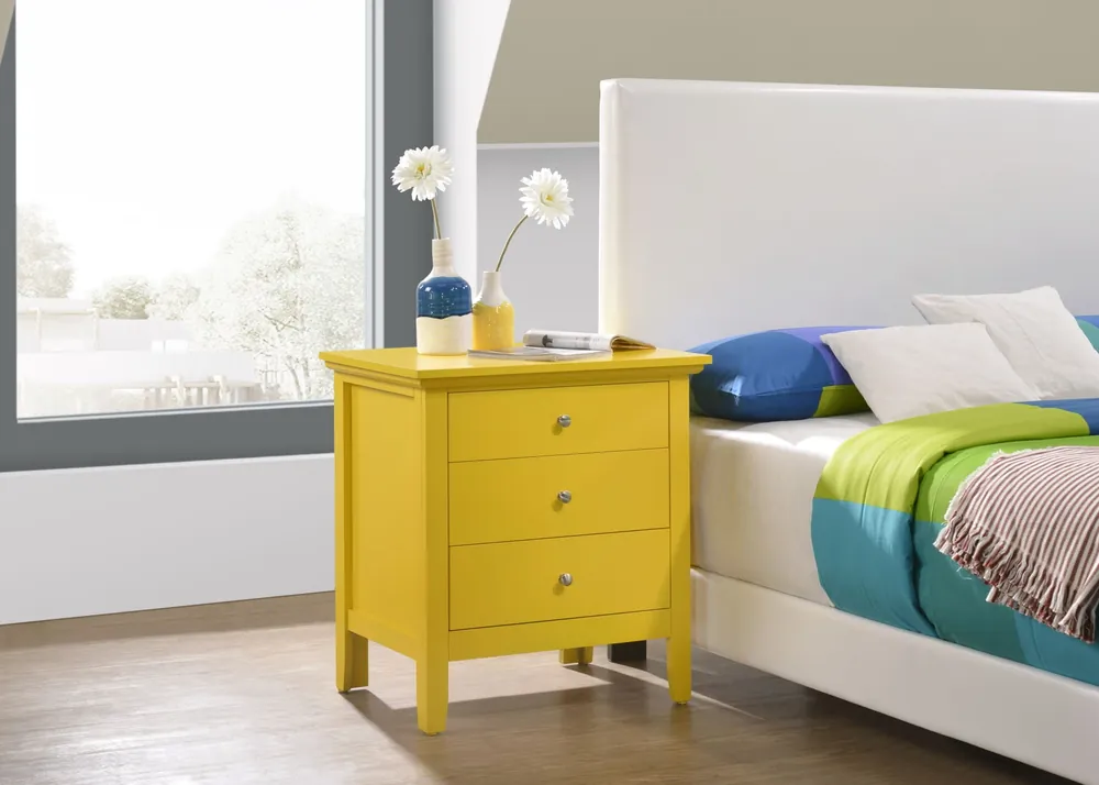 3 Drawer Nightstand & Dove Tailed Drawers - Glory Furniture