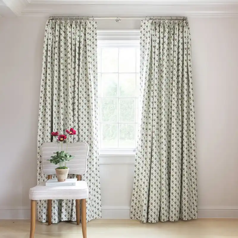 Annabelle Maroon - Pepper Home
