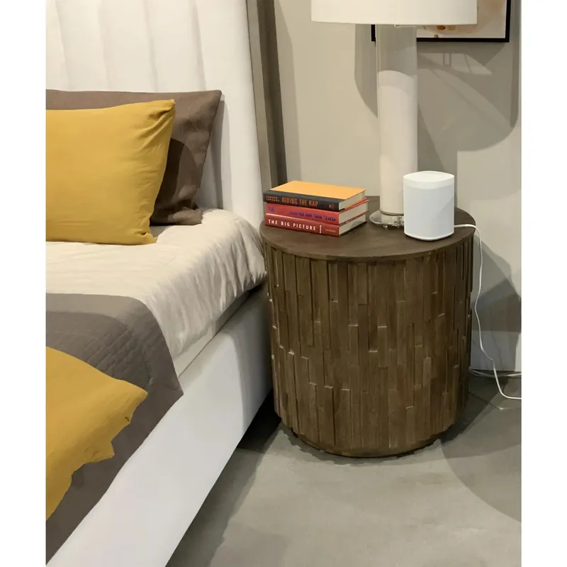Viewpoint Round End Table - Riverside Furniture
