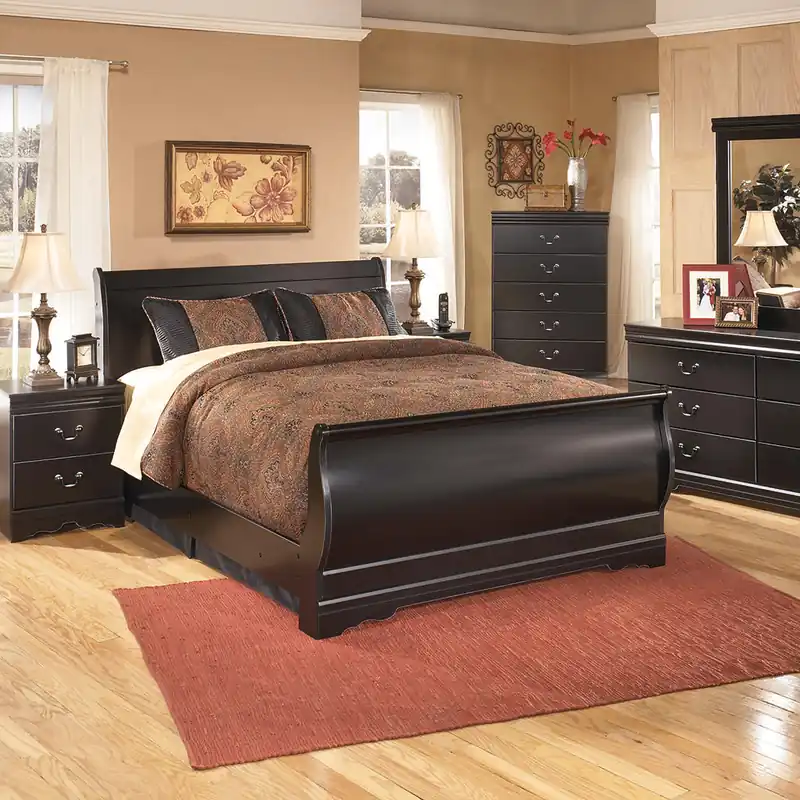 Huey Vineyard Queen Sleigh Bed, Dresser, Mirror, Chest, and 2 Nightstands - Signature Design by Ashley®