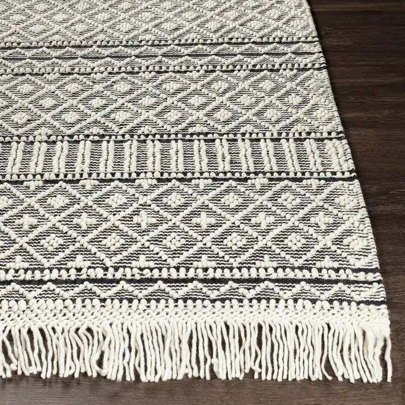 Farmhouse Tassels Handmade Rug - Livabliss